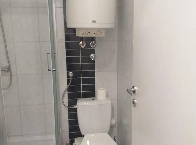 Apartmani Loznica Апартаменты *